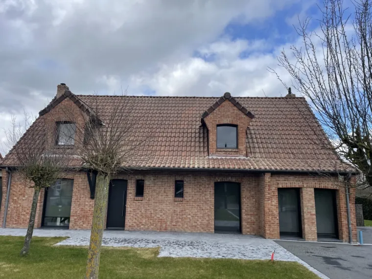 Toiture façade à +2 mois après traitement